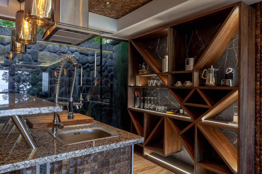 Luxury Villa (Four People), shelves and glassware, Hotel Makanda, Manuel Antonio