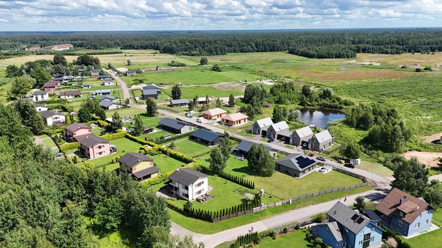 Priežavotu mājas un ielas no augšas
