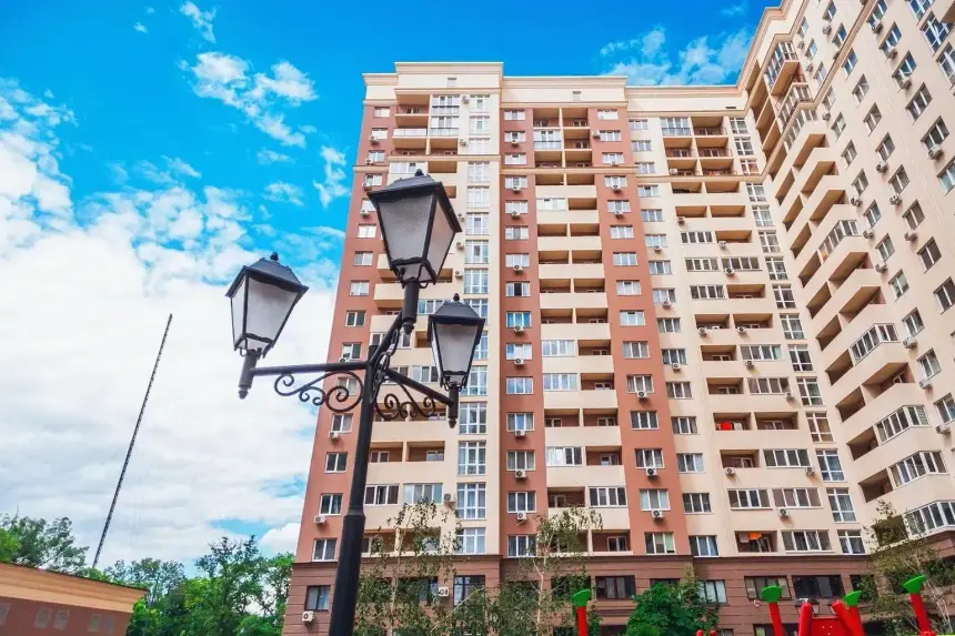 ЖК Одеські Традиції — житлові будинки комплексу, вигляд з території