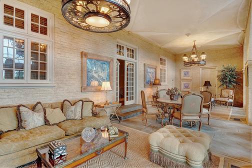 Historical and Classic Interior Design in Honolulu, Oahu