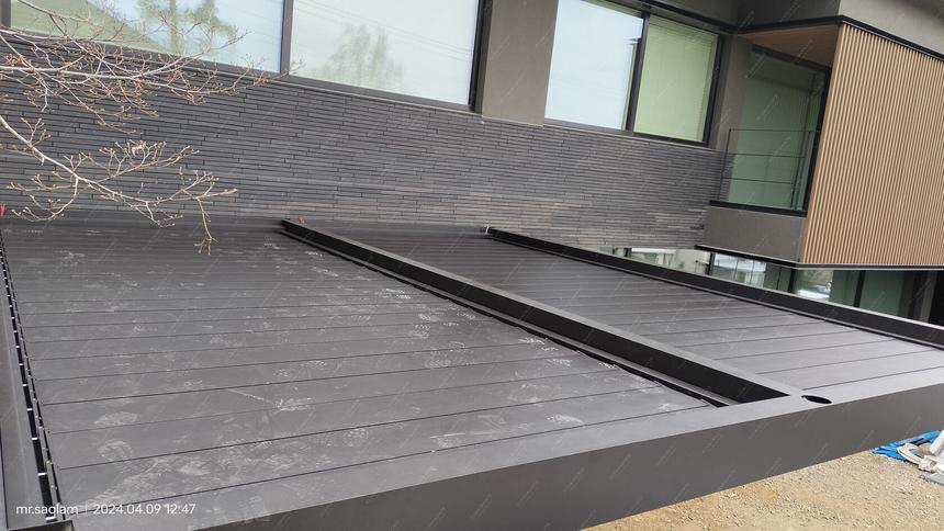 Wall-mounted louvered pivot-sliding pergola in two modules, photo 3