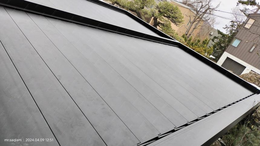 Wall-mounted louvered pivot-sliding pergola in two modules, photo 1