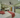 Habitacion con una cama king size y tv con netflix - Hotel Bindani