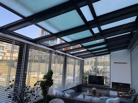 SKYTECH automatic glass roof with frosted glass for a living room