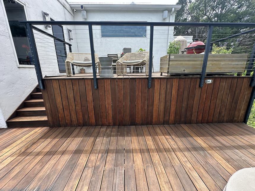 Finished IPE deck boards with protective oil finish