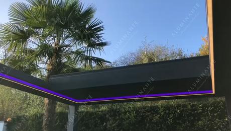 Freestanding louvered pergola in RAL 9005