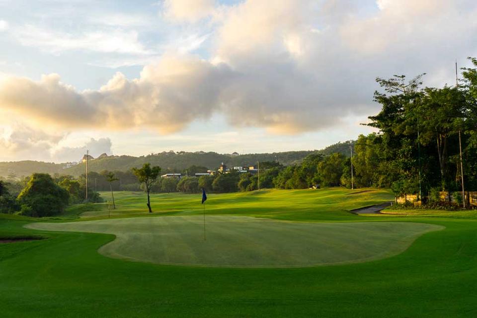 New Kuta Golf green in the evening light