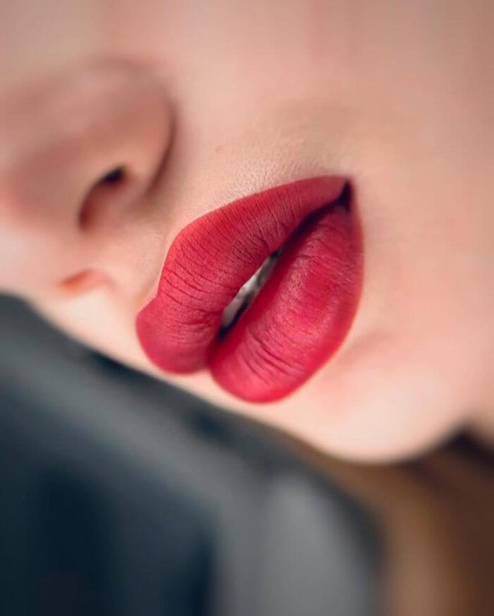 Labios con micropigmentación