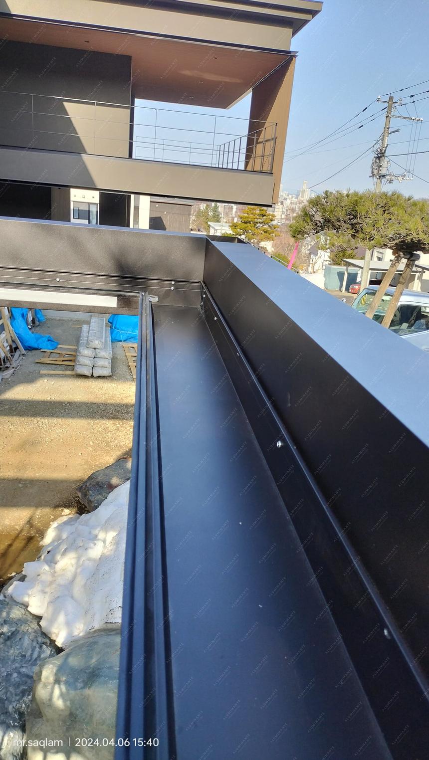 Wall-mounted louvered pivot-sliding pergola in two modules, photo 27