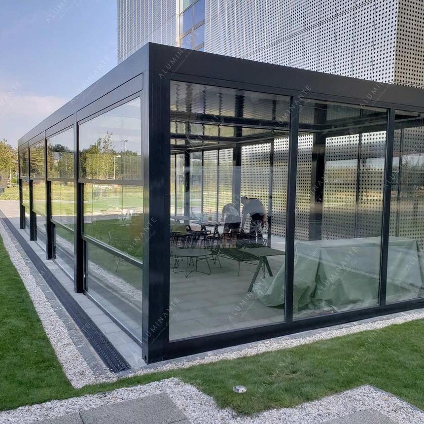 Restaurant: four louvered pergolas 5&nbsp;×&nbsp;4 m with ORIZZONTE THERMO double glazing and SKYLINE guillotine glass, photo 1
