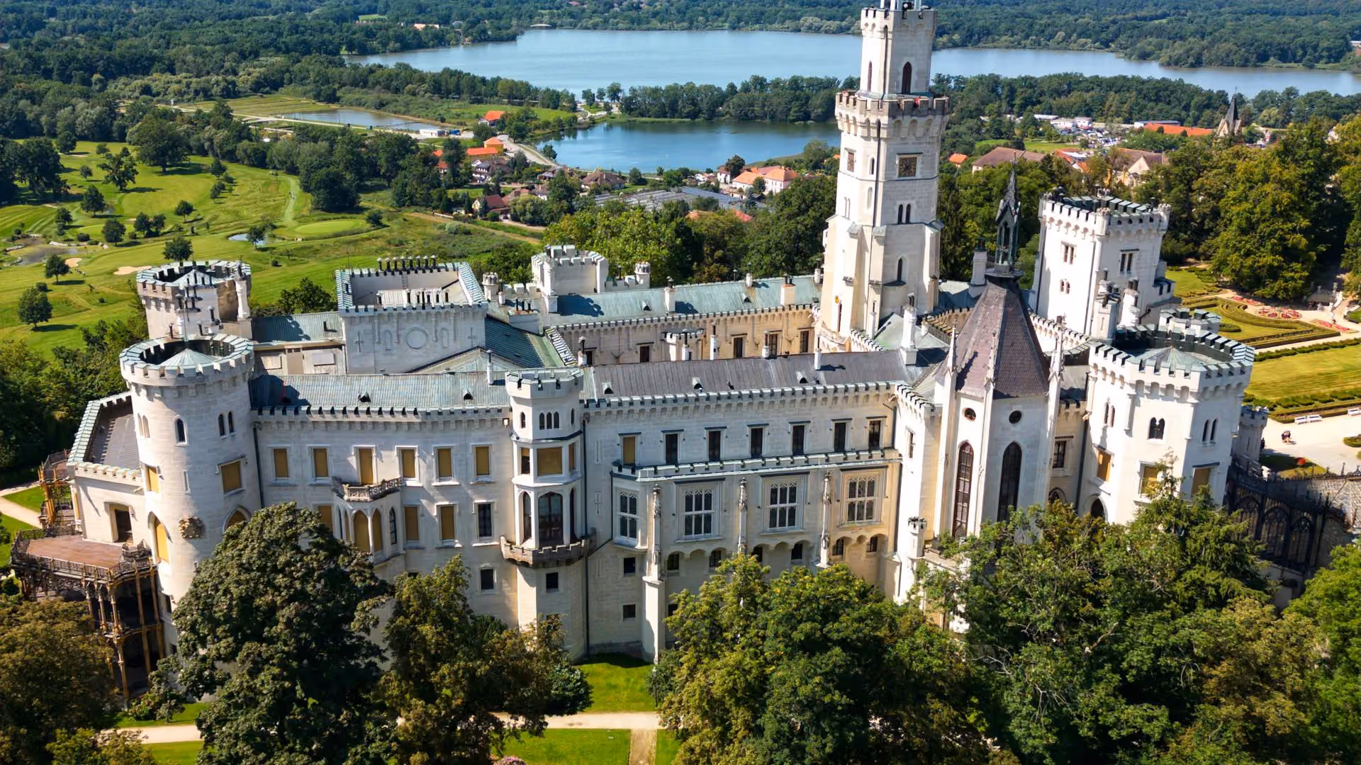 Český Krumlov + Hluboká Castle