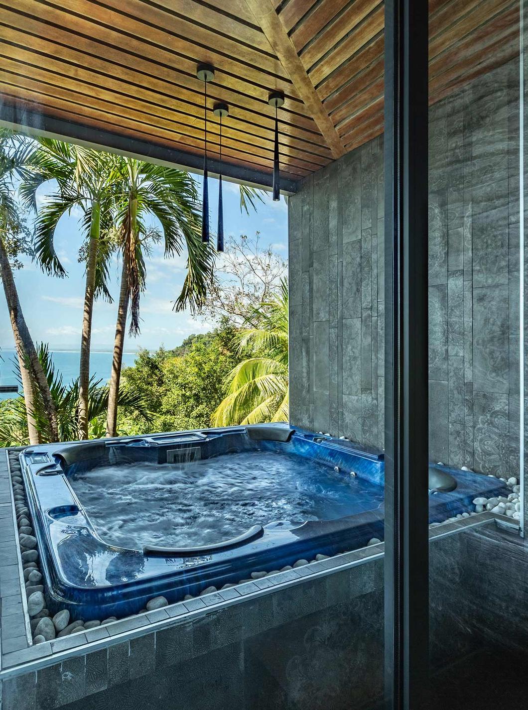 Villa Grande de Luna de Miel, el jacuzzi, palmeras y Pacífico, Hotel Makanda, Manuel Antonio