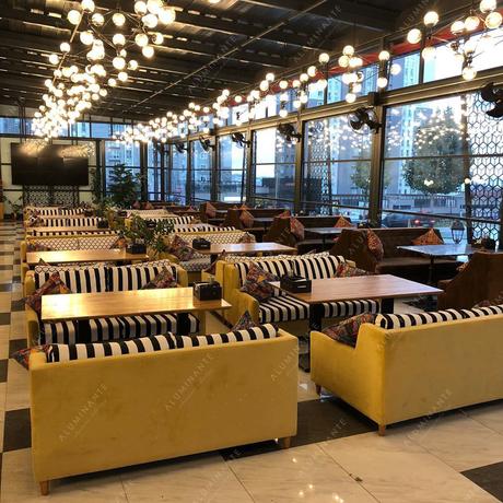 Restaurant with SKYLINE guillotine glazing and VISTA retractable roof