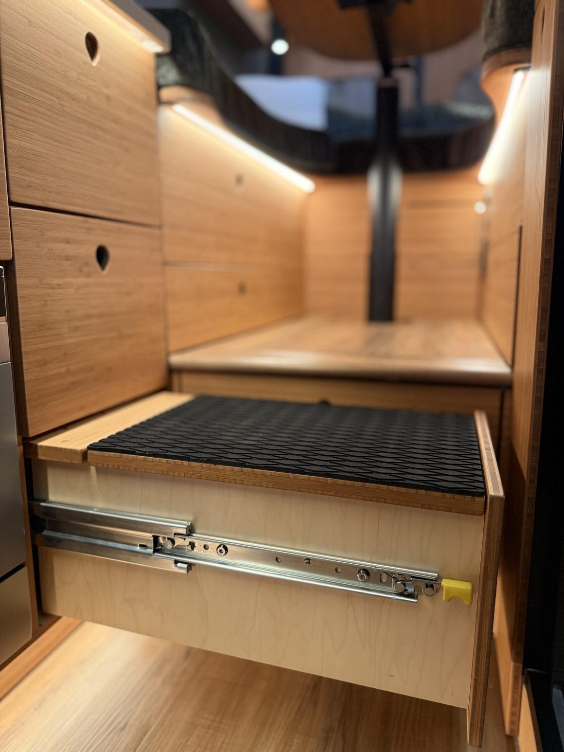 Pull-out bed step