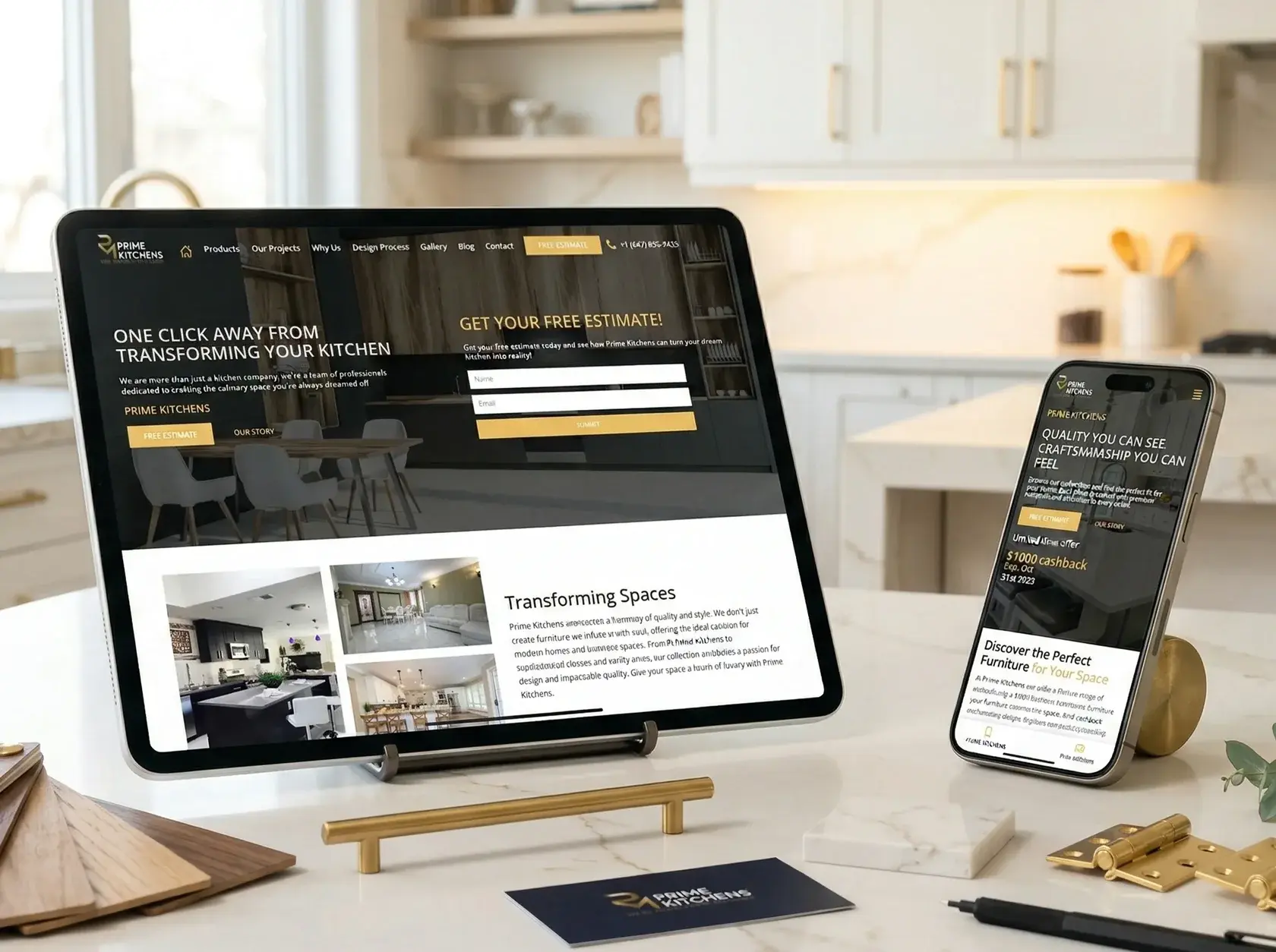 Сайт Prime Kitchens на ноутбуке и планшете в законченном интерьере кухни