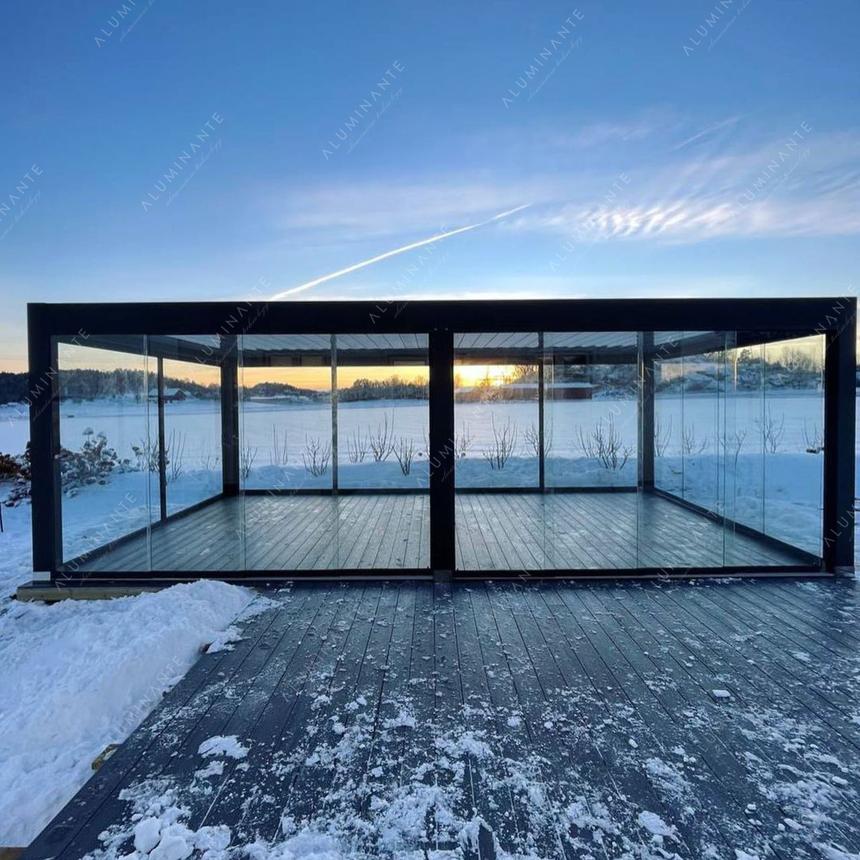 Glass gazebo 6&nbsp;×&nbsp;4 m from a louvered pergola with frameless glazing