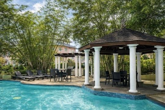 Pool and gazebo at the retreat villa