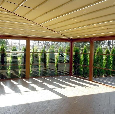 Restaurant event terrace with SKYLINE guillotine glazing and VISTA retractable roof