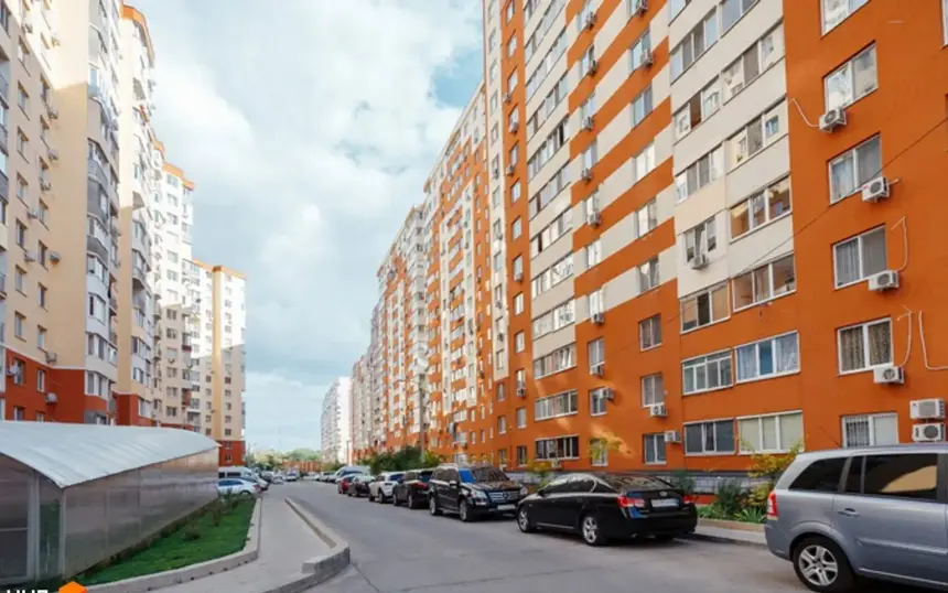 ЖК Радужний — дитяча зона та двір