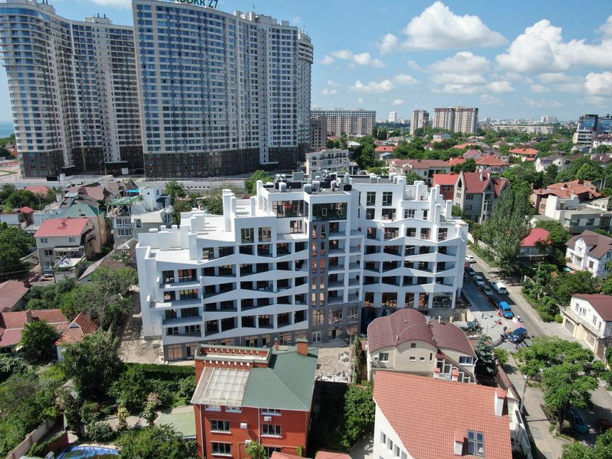 Пространство на Морському — будинок в оточенні забудови району
