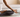 Donna che fa yoga