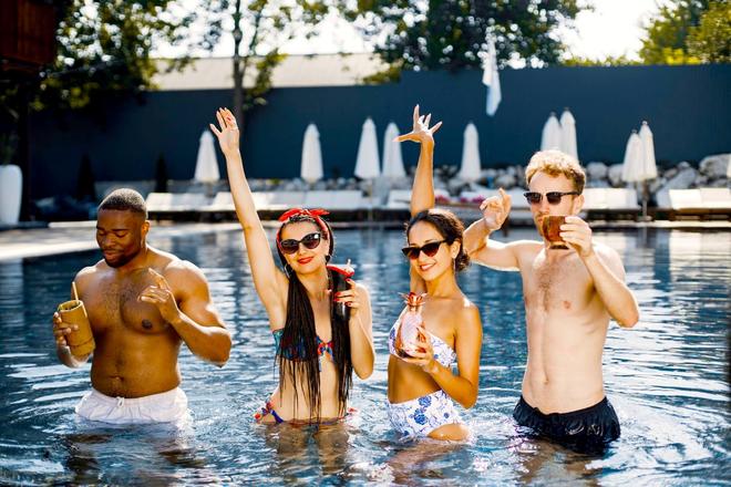 Pool party