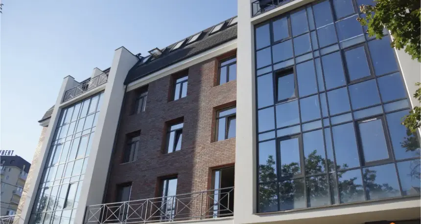 ЖК Comfort Hall — фасад малоповерхового житлового комплексу в Одесі
