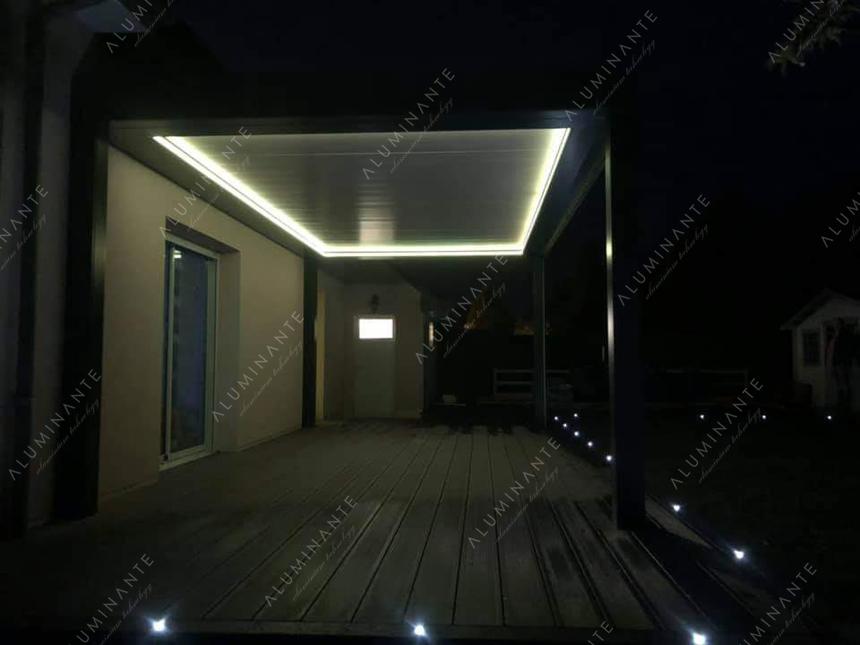 Wall-mounted louvered pergola 3&nbsp;×&nbsp;4 m with VITO ZIP screens, photo 1