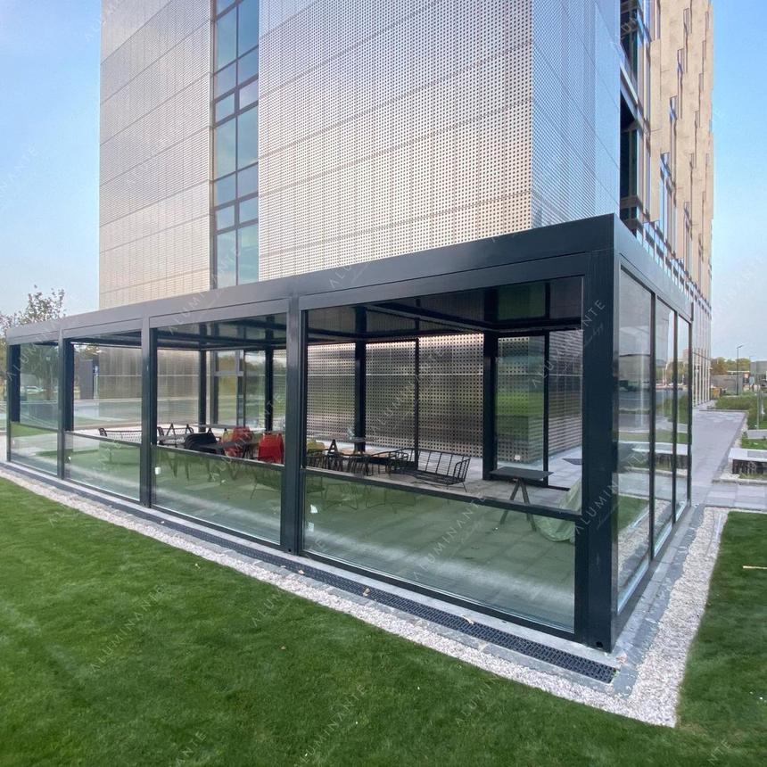 Restaurant: four louvered pergolas 5&nbsp;×&nbsp;4 m with ORIZZONTE THERMO double glazing and SKYLINE guillotine glass, photo 2