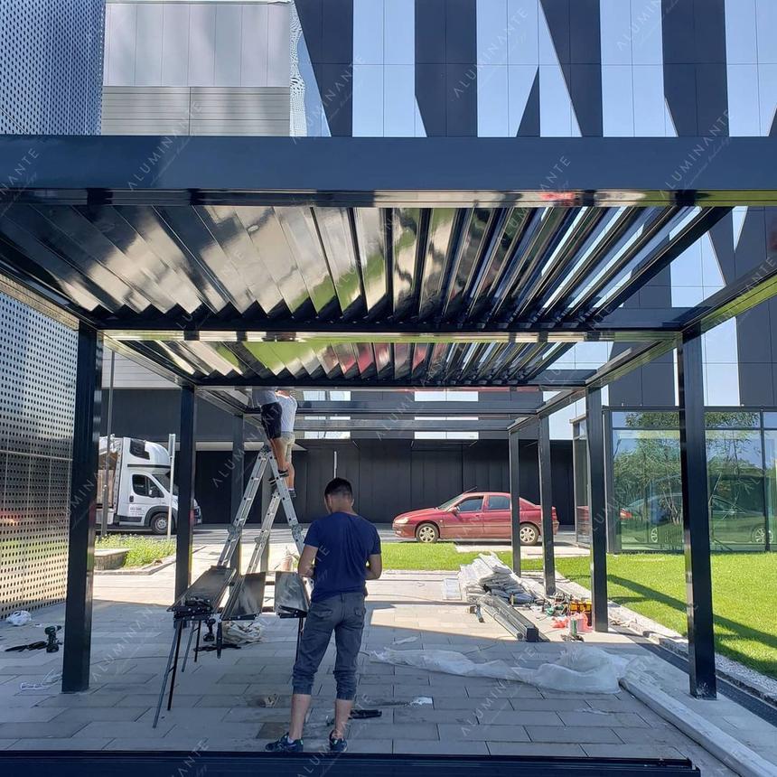 Restaurant: four louvered pergolas 5&nbsp;×&nbsp;4 m with ORIZZONTE THERMO double glazing and SKYLINE guillotine glass, photo 5
